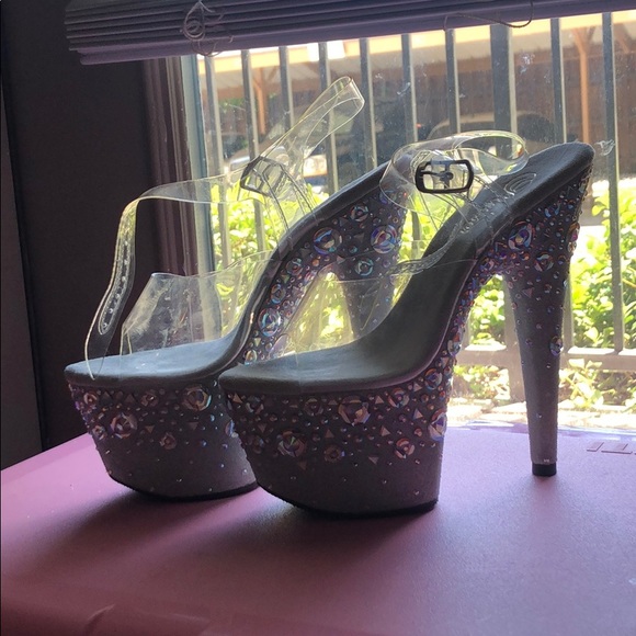 Bejeweled Pleasers - Picture 2 of 4